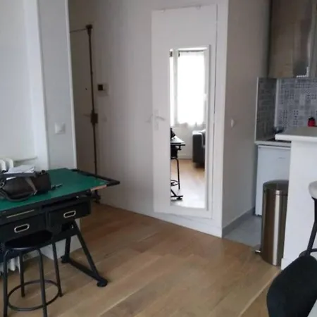 Studio For 2 Near Bastille Apartment